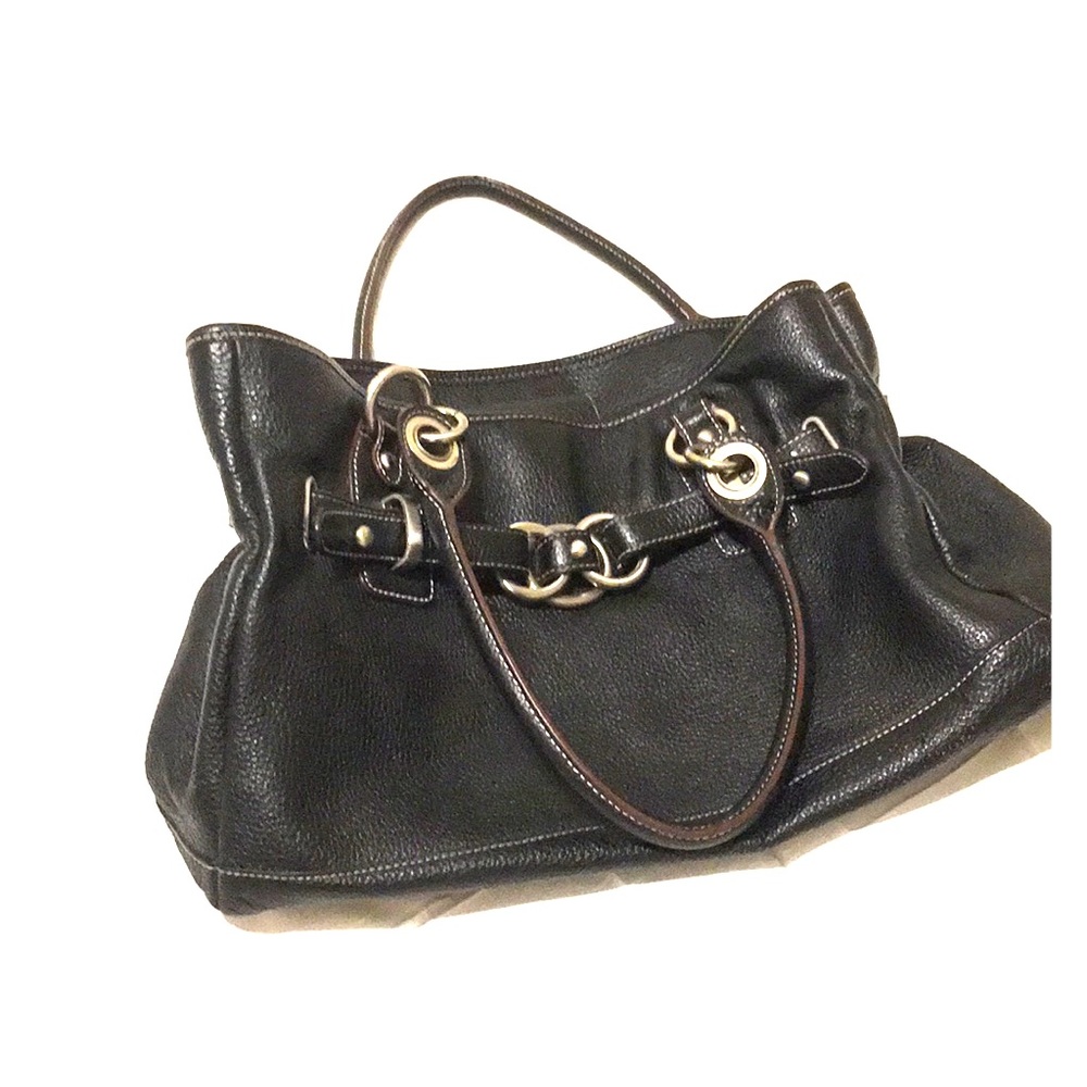 Stylish and roomy handbag!